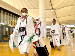 Hari Ini Calon Jemaah Haji Riau Mulai Terbang ke Arab Saudi Lewat Embarkasi Batam