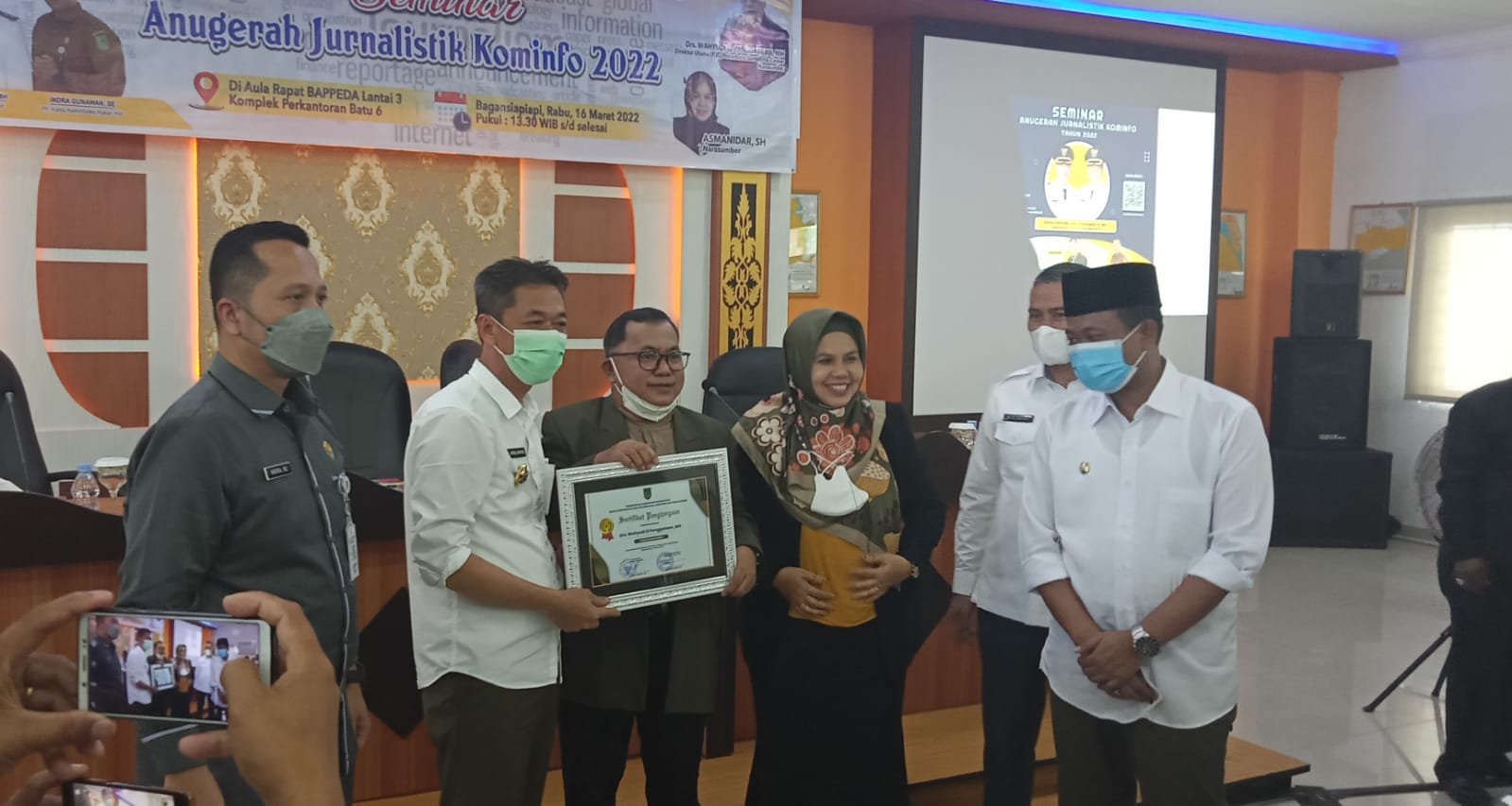 Seminar Anugerah Jurnalistik Kominfo, Bupati Afrizal Sintong Sebut Insan Pers Rohil Profesional