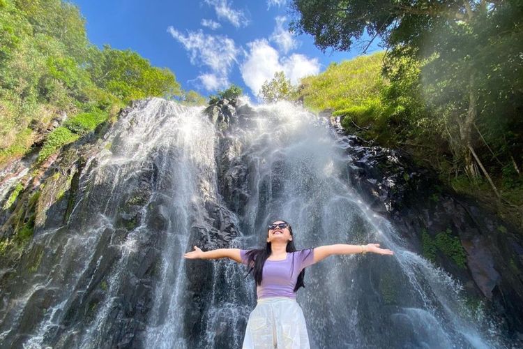 Rugi tak Mampir ke Air Terjun Efrata Dekat Danau Toba: Gemuruh Air Terjunnya Memanjakan Mata!