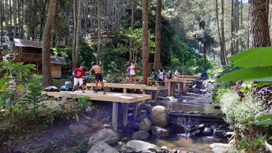 Menikmati Pesona Alam dan Keseruan Camping di Batu Lempar Godog Garut