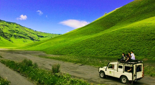 Padang Savana Bromo Makin Keren Pasca Kebakaran, Tertarik Mengunjunginya?