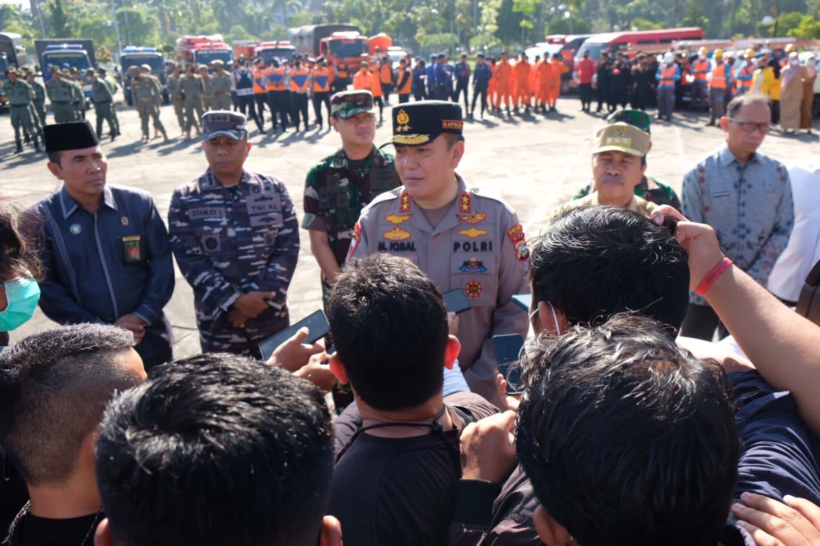 Kapolda  Bersama Gubernur Riau,Pimpin Apel Kesiap Siagaan Bencana