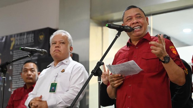 Tersangka Baru Kasus BBM: Kejagung Tetapkan 9, Termasuk Riza Chalid