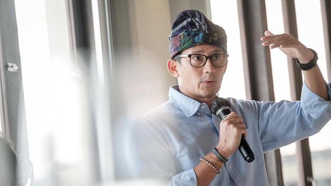 Kapan Tiket Pesawat Turun? Ini Kata Menparekraf Sandiaga Uno!