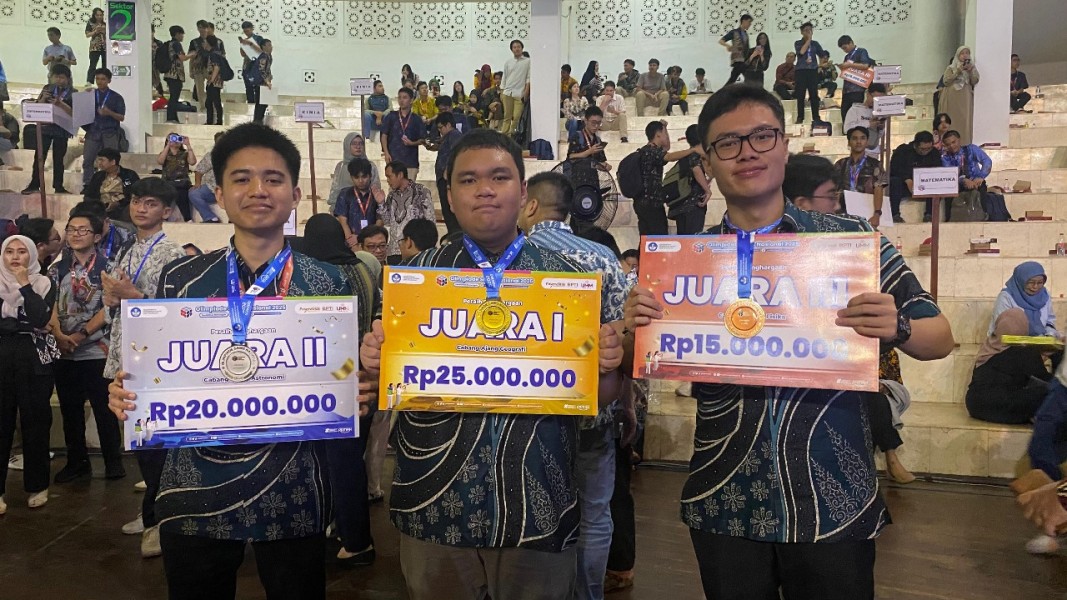 Riau Bangga! Tiga Bintang Sains MAN 1 Pekanbaru Sabet Tiga Medali OSN Nasional