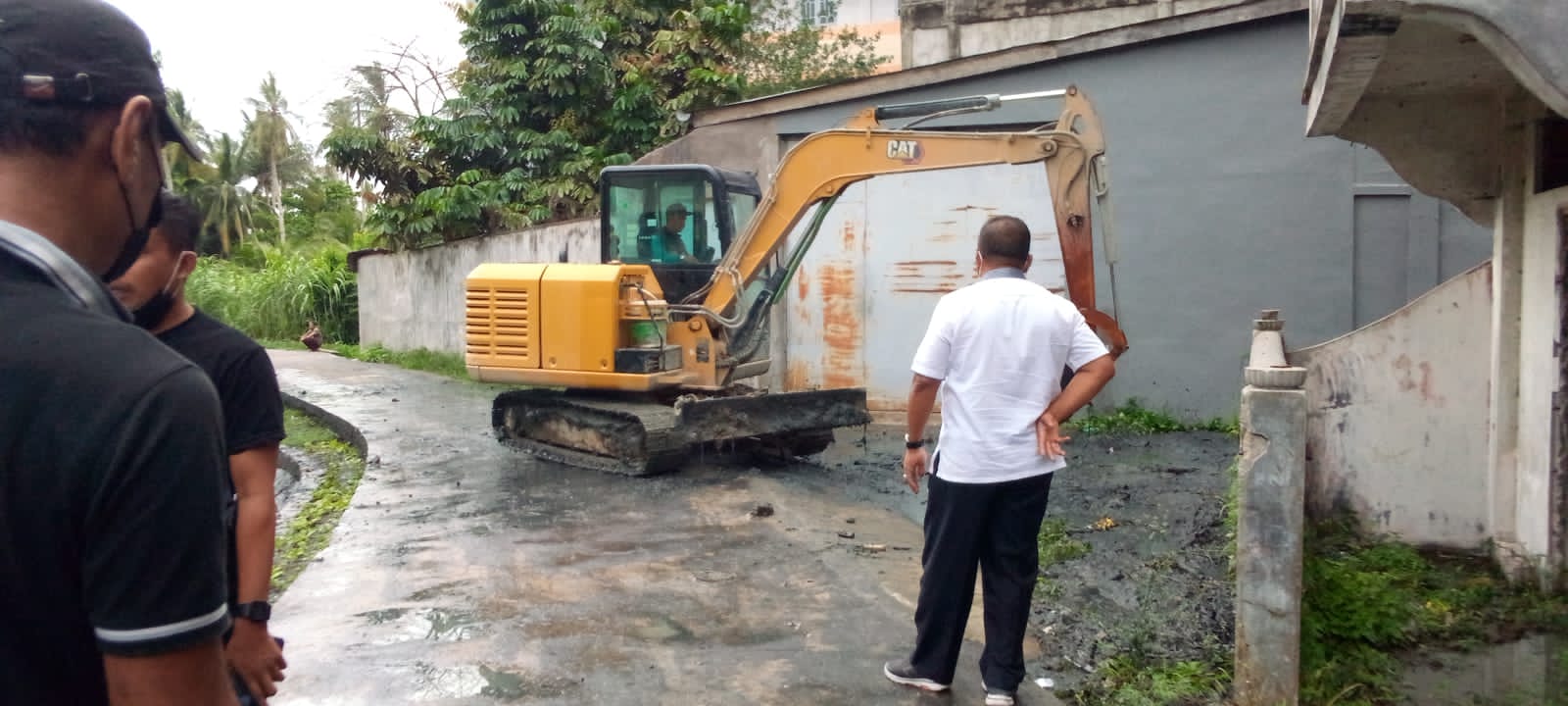 Cegah Banjir,DLH Normalisasi Parit Sungai Garam
