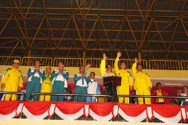 Pembukaan Porprov Riau VIII di Stadion Narasinga Rengat Berlangsung Meriah