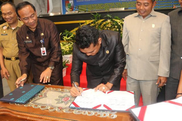 Perda Penyelenggaraan Kearsipan resmi di Sahkan DPRD Pekanbaru