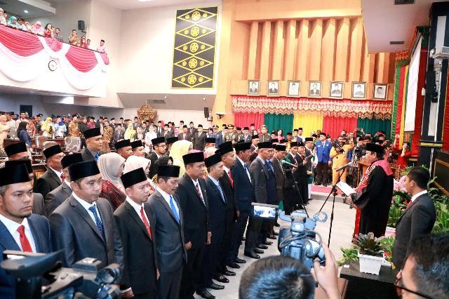 45 Anggota DPRD Pekanbaru Priode 2019 - 2024 Resmi di Ambil Sumpah