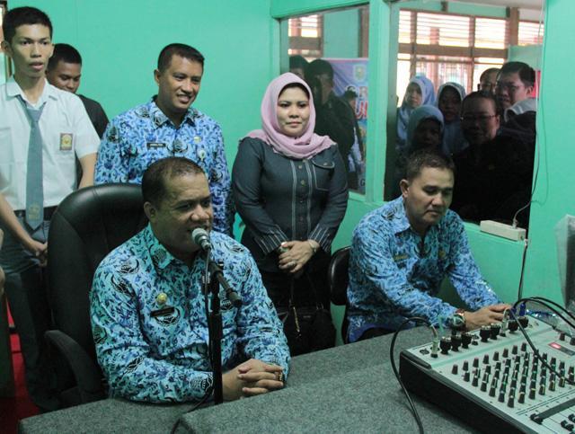  Selepas Irup Upacara 17 Hari Bulan, Bupati Tinjau UN tingkat SD