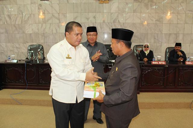 Di Sidang Parpurna, Bupati Inhu Sampaikan LKPJ 2014 dan Akhir Masa Jabatan Periode 2010-2015